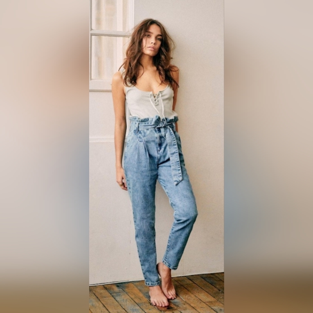 Sézane Austin Paperbag Waist Acid Wash Jeans with Tie Belt